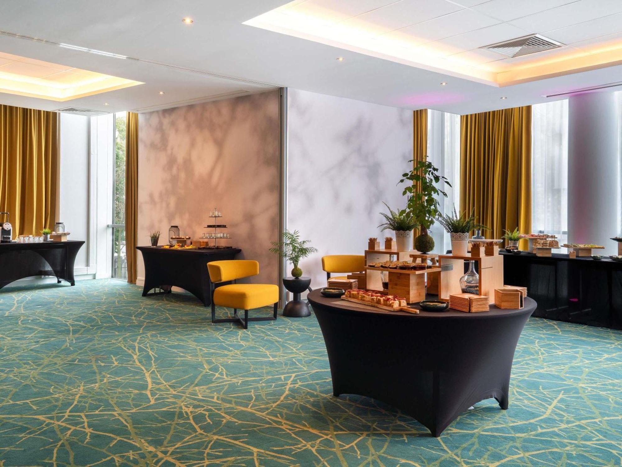 Novotel Paris 17 Exterior photo